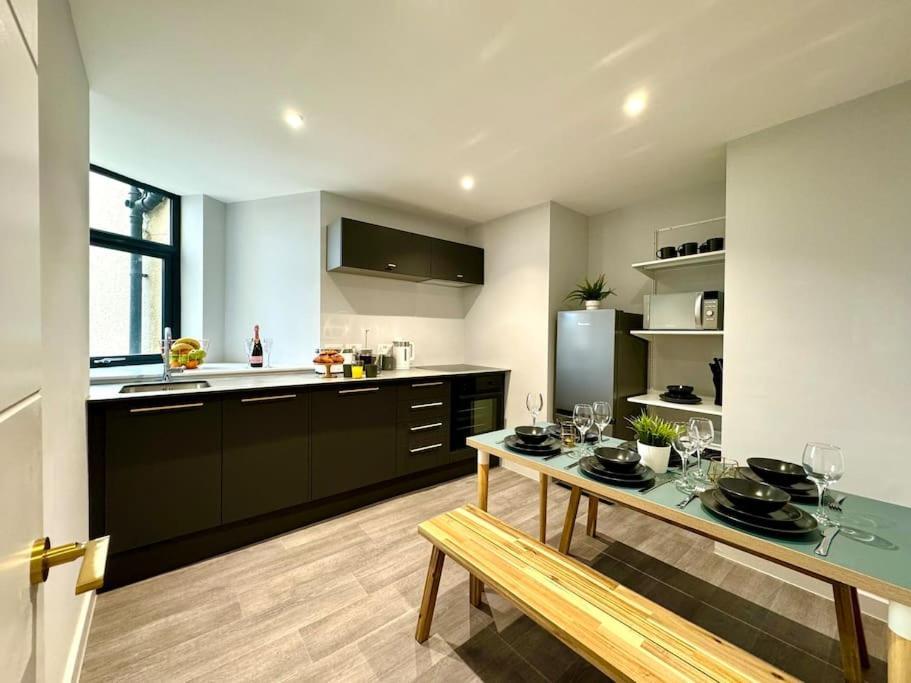 Bournemouth Getaway: 3Br Apartment Near Beach Zewnętrze zdjęcie