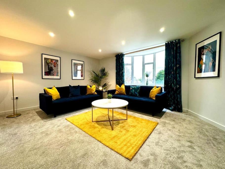 Bournemouth Getaway: 3Br Apartment Near Beach Zewnętrze zdjęcie